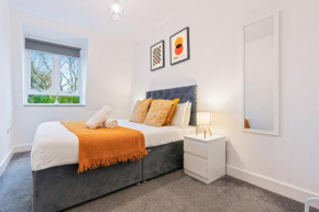 Smethwick Deluxe 2 Bedroom Aparetment - Secure Parking - Balcony - Rated Exceptional - 9MC